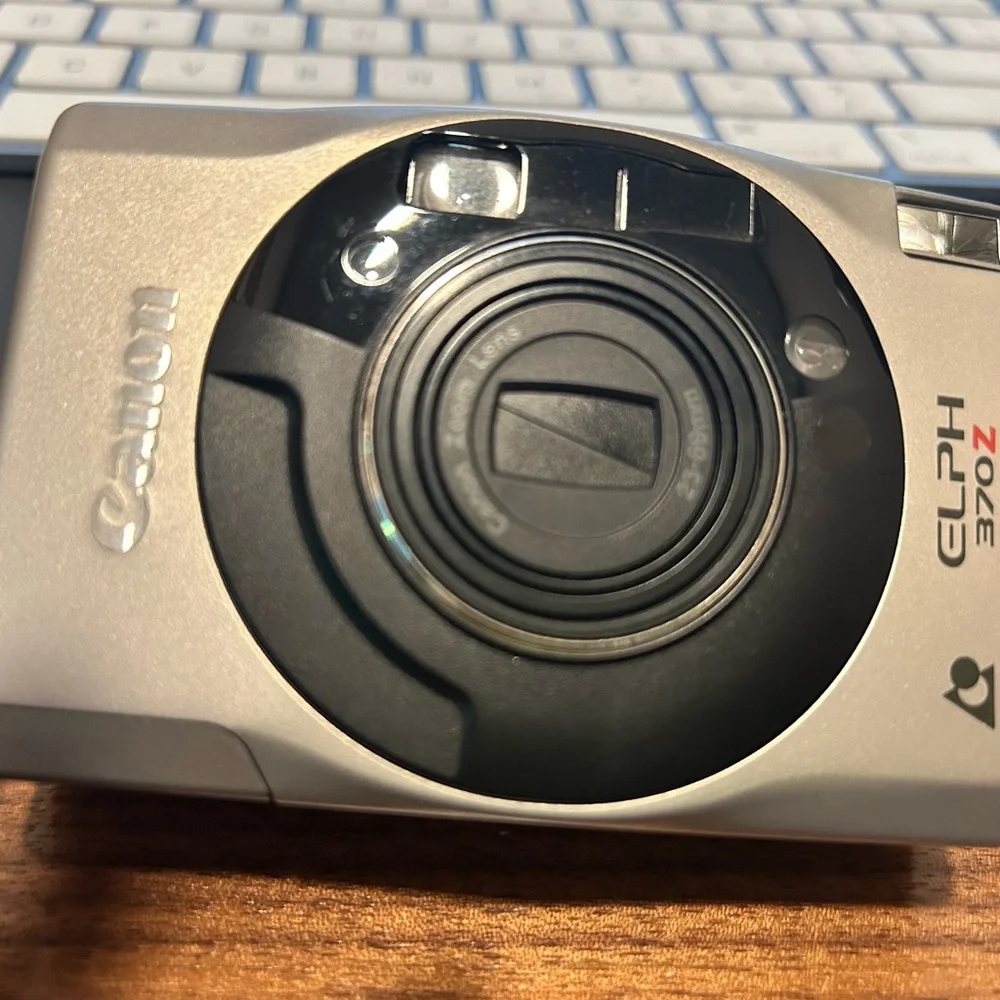 Canon Elph 370Z Film Camera Silver with case